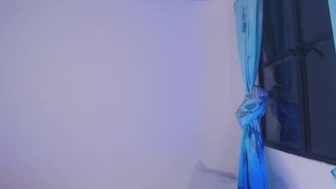 Snapshot of queenalya_ chatting on September 25, 11:35 pm Ahlya  online show from September 25, 11:35 pm