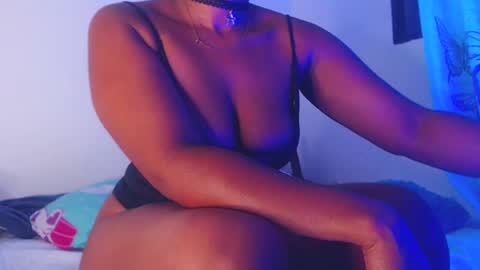 Snapshot of queenalya_ chatting on September 21, 2:54 am Ahlya  online show from September 21, 2:54 am