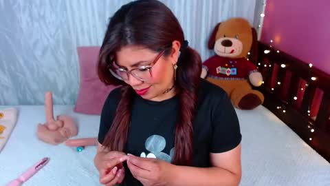 Queenamazon  online show from October 27, 3:29 pm