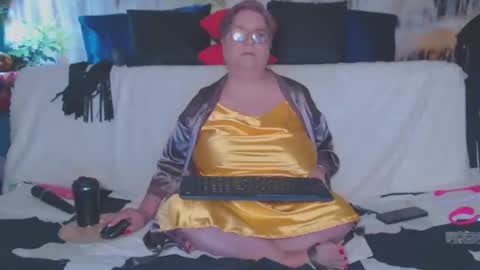 QueenPammy online show from April 14, 8:25 am