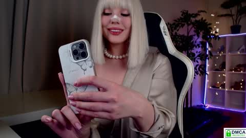 Queensy online show from March 1, 5:01 pm