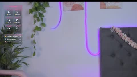    online show from March 13, 11:39 pm