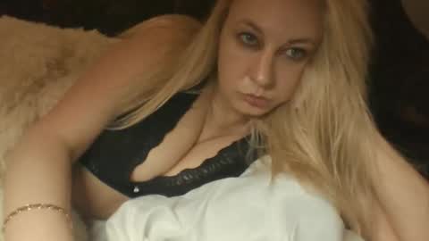 qwertyui online show from April 13, 7:25 pm