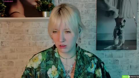 Snapshot of rachelcart chatting on February 17, 3:36 am RachelCart online show from February 17, 3:36 am