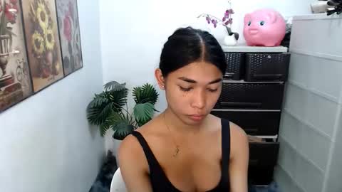 raindrizzle1706 online show from April 13, 4:30 pm