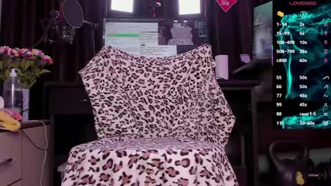 Laura online show from May 17, 2:44 am