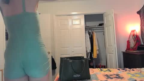    RAMONA Q   online show from May 14, 7:36 am