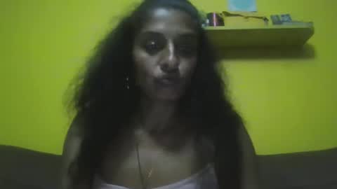 Random girl on sofa online show from November 3, 3:43 am