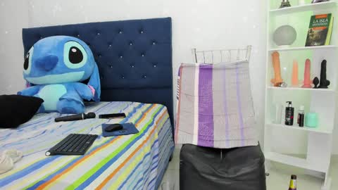 Emma online show from March 6, 10:04 pm