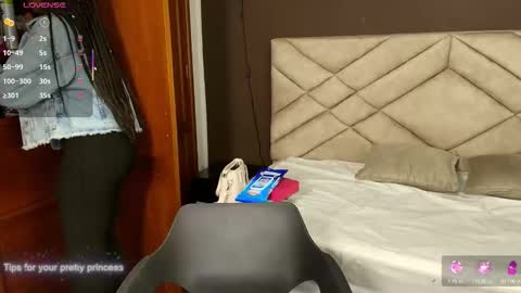 Raquel online show from September 17, 12:03 pm