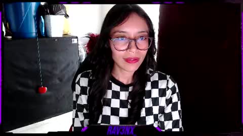   online show from August 4, 9:43 pm
