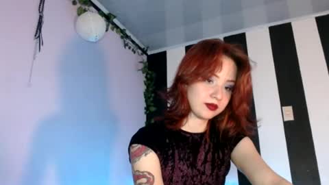 raven_lips online show from July 14, 5:17 pm