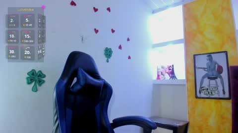 gata online show from April 18, 1:02 pm