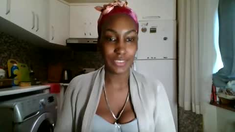 ravenbby online show from April 19, 8:47 am