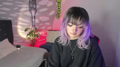 Snapshot of ravencollen chatting on October 20, 2:09 pm ravencollen online show from October 20, 2:09 pm