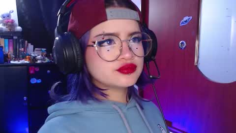 raventh_ online show from November 4, 11:37 am