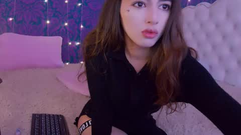 Lillian online show from November 1, 4:33 pm