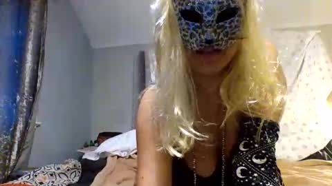 Rayna Sundae online show from March 23, 11:16 am