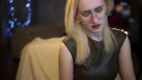 readbtwnlinez online show from January 16, 9:11 pm