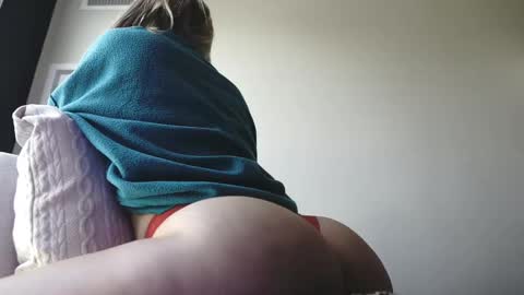 Snapshot of reallilygrace chatting on March 12, 4:35 pm Lily Grace online show from March 12, 4:35 pm