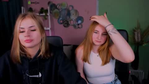 rebecca_smile_ online show from September 28, 7:30 pm