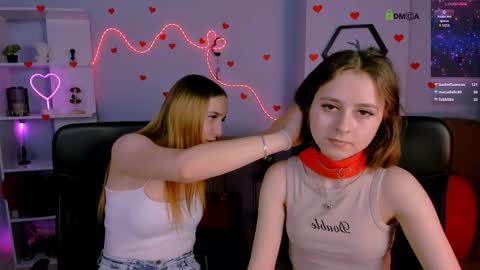 rebecca_smile_ online show from March 10, 5:39 pm