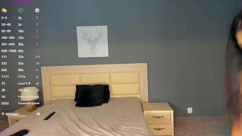 rebeccavibes online show from November 29, 1:20 am