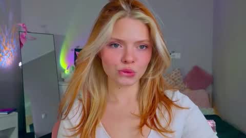 red__candy online show from November 17, 12:28 pm