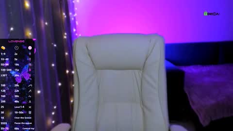Snapshot of red__dizzy chatting on October 21, 10:36 pm red__dizzy online show from October 21, 10:36 pm