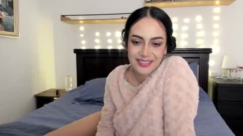 red_flower203 online show from November 27, 5:38 pm