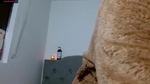 IG   OF red moonn online show from January 21, 10:41 am