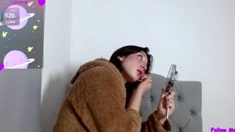 IG   OF red moonn online show from January 28, 10:34 am