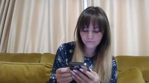 RedJessica online show from March 4, 6:20 am