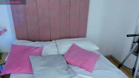 Reika  online show from March 20, 2:22 pm