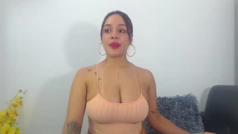 renatabrownn28 online show from March 26, 11:45 am