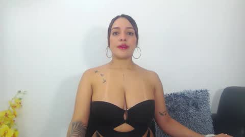 renatabrownn28 online show from April 5, 9:41 am