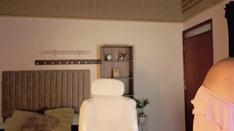 renaxi_smith online show from February 12, 10:11 pm