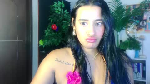 Snapshot of rhaenyra_ chatting on December 31, 3:31 pm Rhaenyra online show from December 31, 3:31 pm