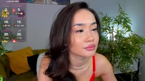 Layla online show from April 14, 9:31 am