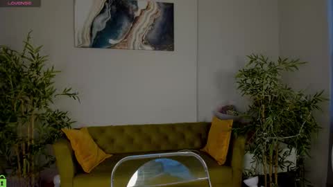 Layla online show from February 22, 9:43 am