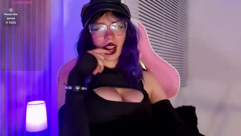 RIHONNA online show from March 13, 1:01 pm