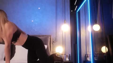    if you wanna buy smth stockingsph etc  custom videos or pics  online show from October 25, 11:18 am