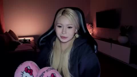 rileymee online show from March 4, 8:21 am