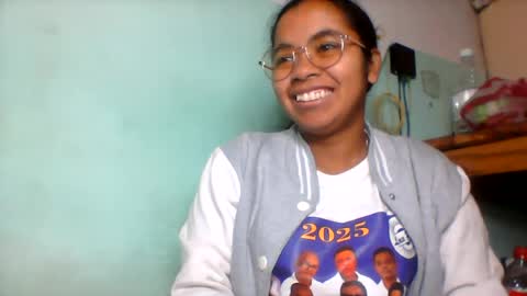 rinah856024 online show from June 24, 7:07 am