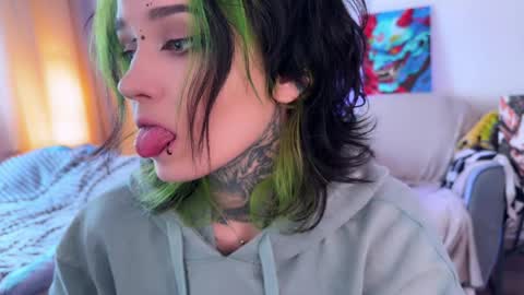   DianaBrite            fansl y online show from April 6, 12:28 pm