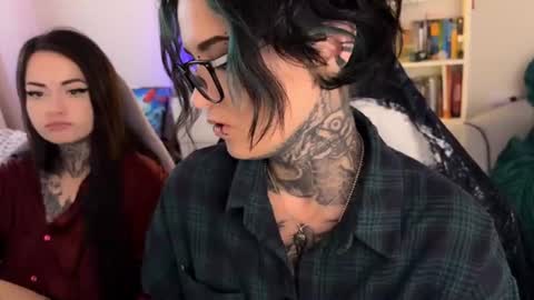   DianaBrite            fansl y online show from August 2, 12:41 pm