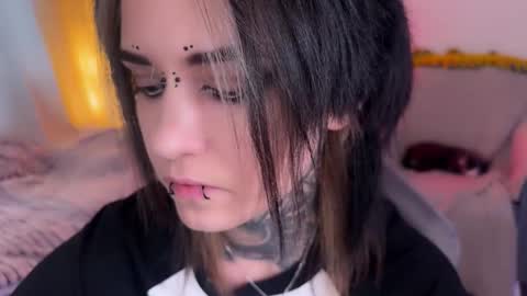   DianaBrite            fansl y online show from March 16, 1:04 pm