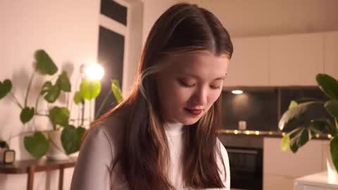 Akemi online show from February 27, 4:40 pm