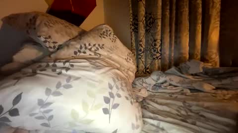 roarmance1 online show from November 27, 6:49 am