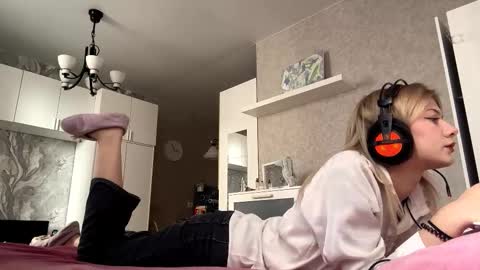 Anny online show from March 5, 11:50 am